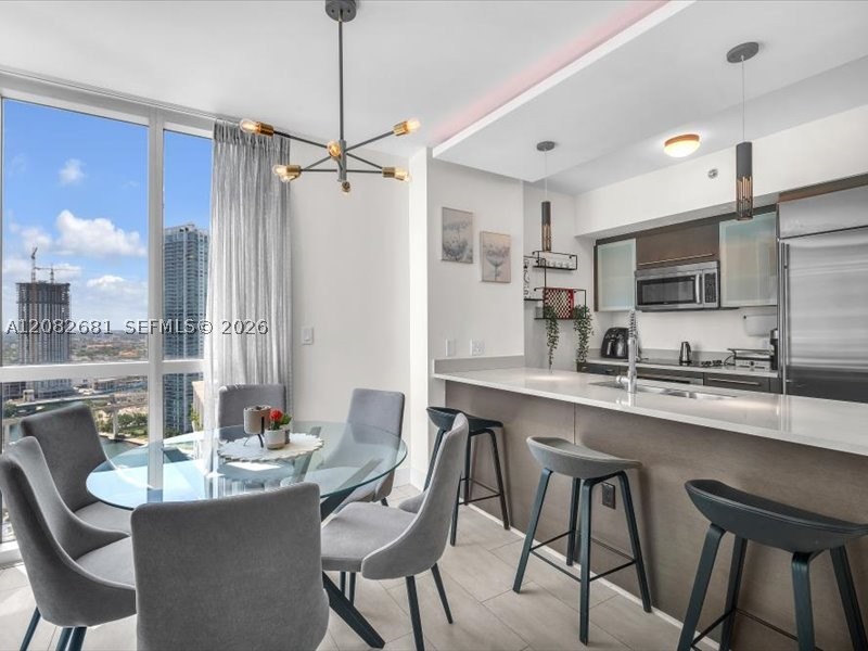 55 SE 6th St #2902, Miami FL 33131