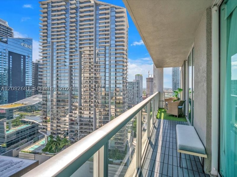 55 SE 6th St #2902, Miami FL 33131