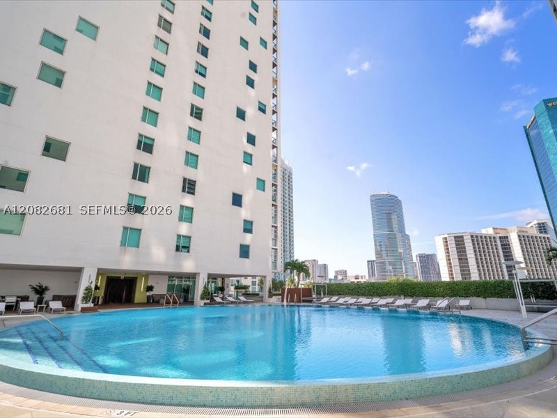 55 SE 6th St #2902, Miami FL 33131