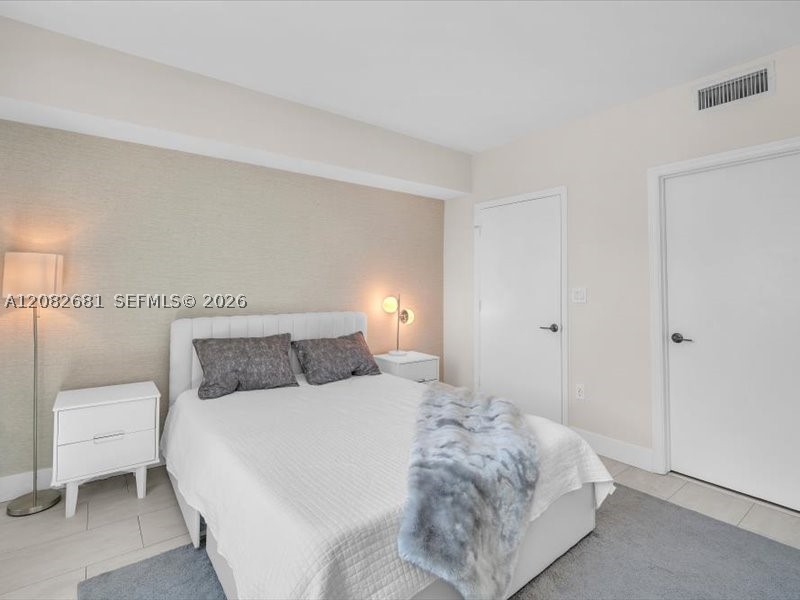 55 SE 6th St #2902, Miami FL 33131
