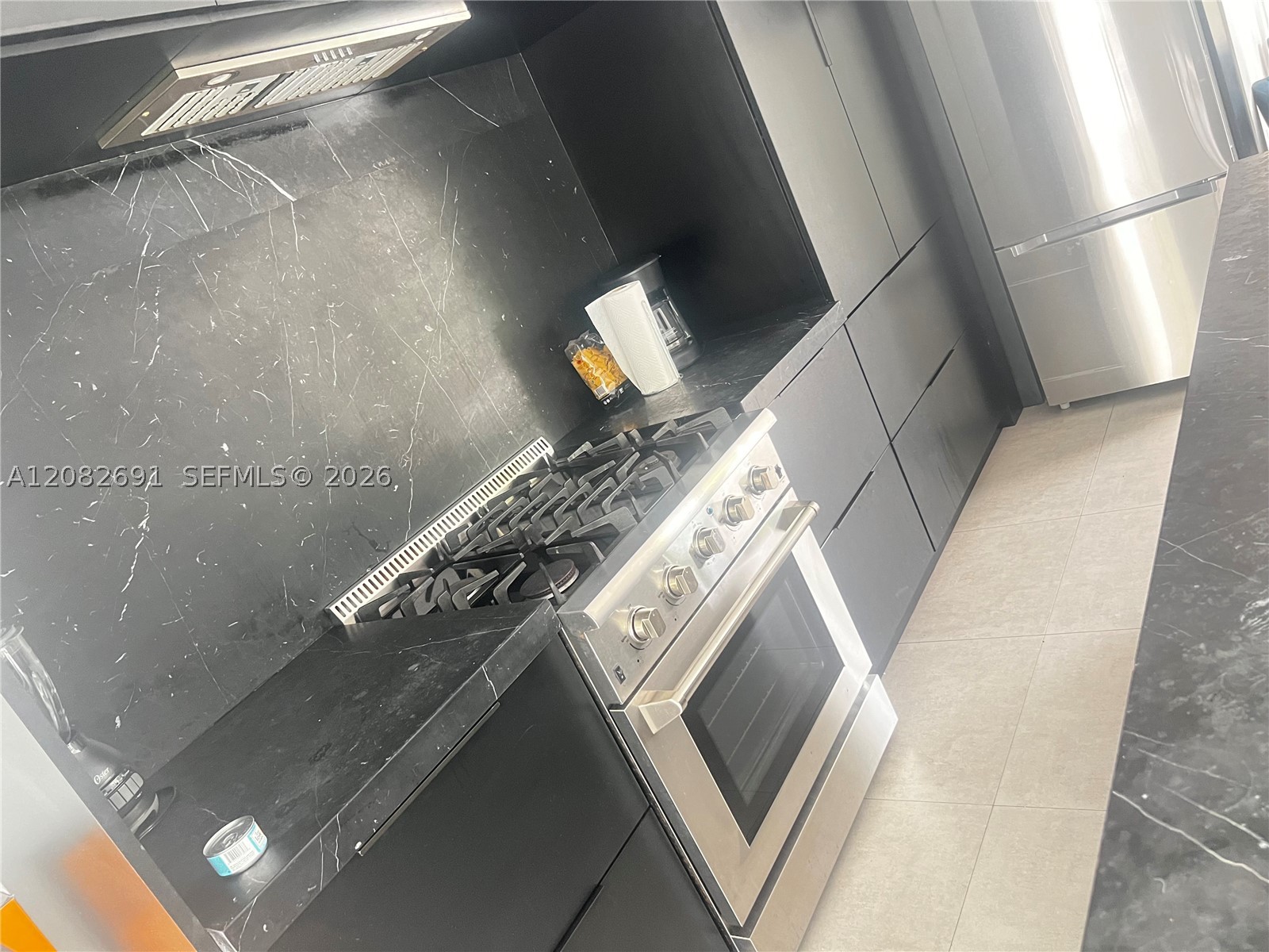 15 NW 52nd St, Miami FL 33127