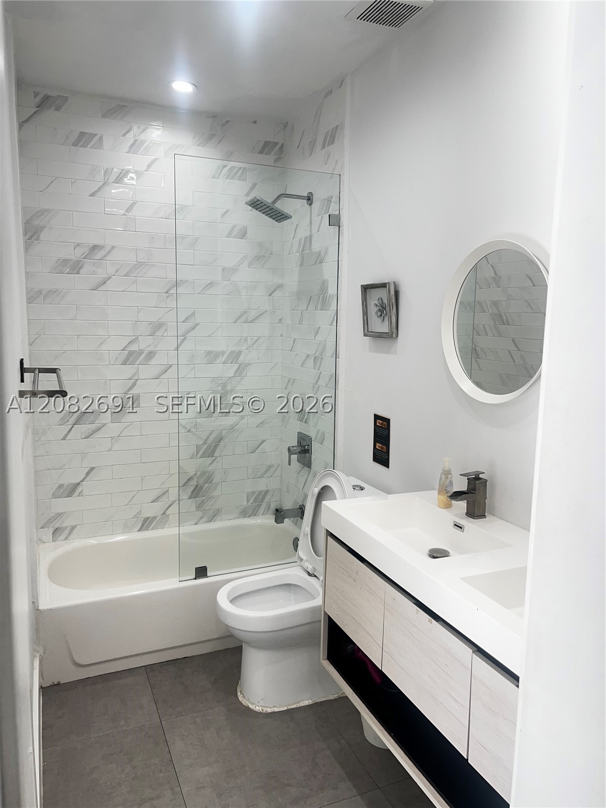 15 NW 52nd St, Miami FL 33127
