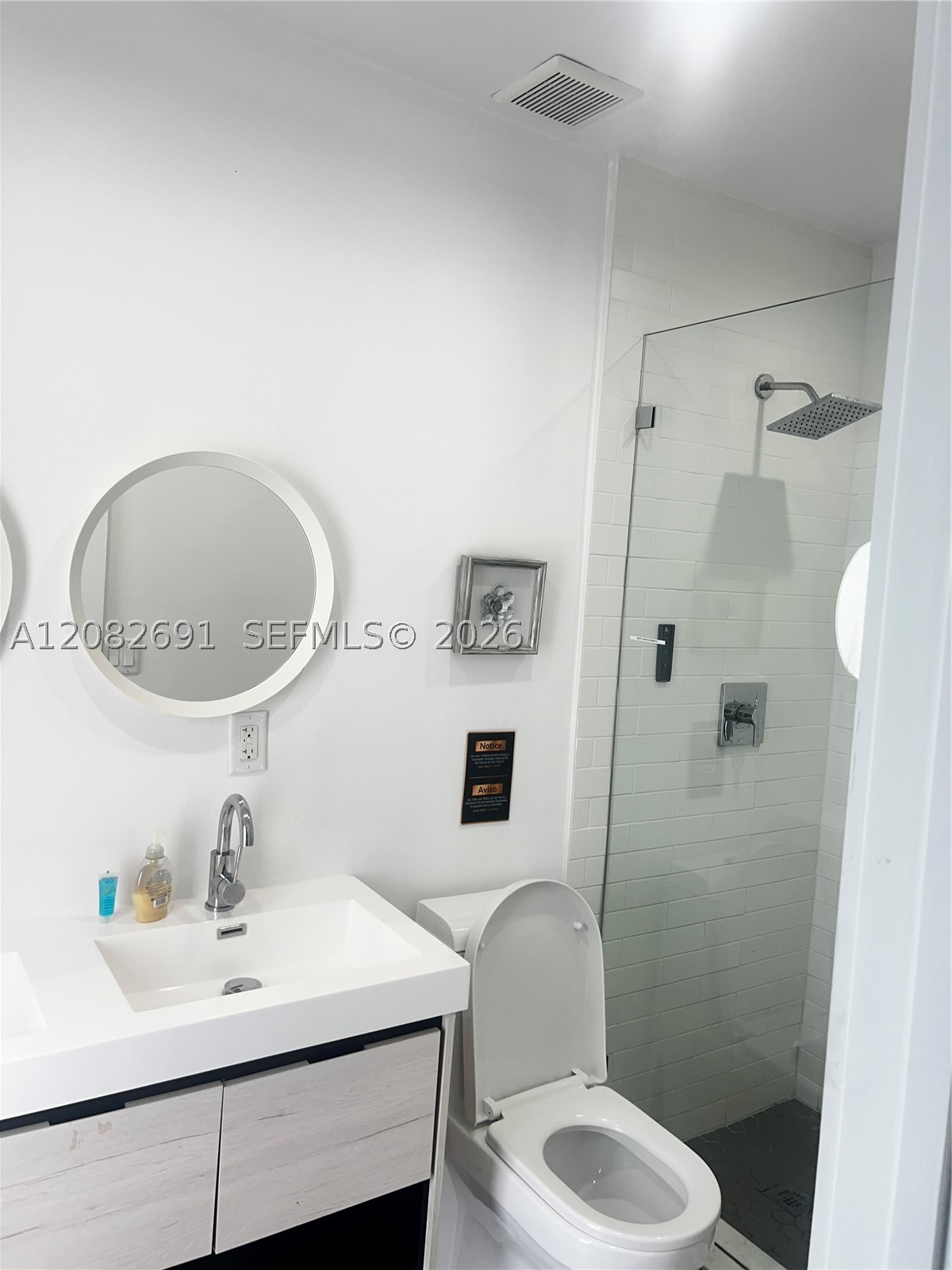 15 NW 52nd St, Miami FL 33127