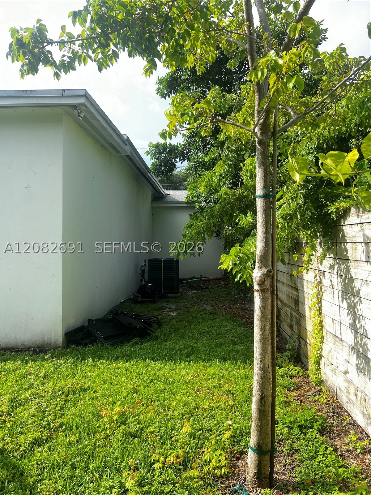 15 NW 52nd St, Miami FL 33127