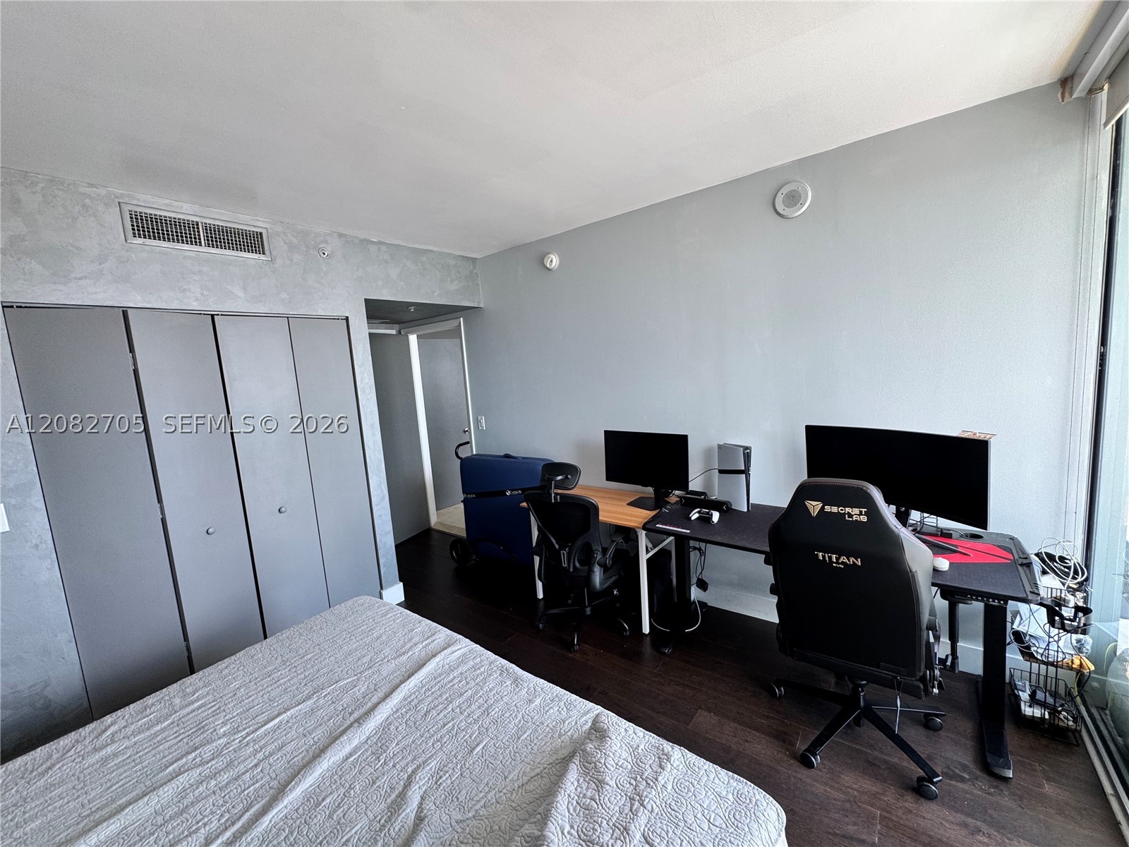 92 SW 3rd St #3811, Miami FL 33130