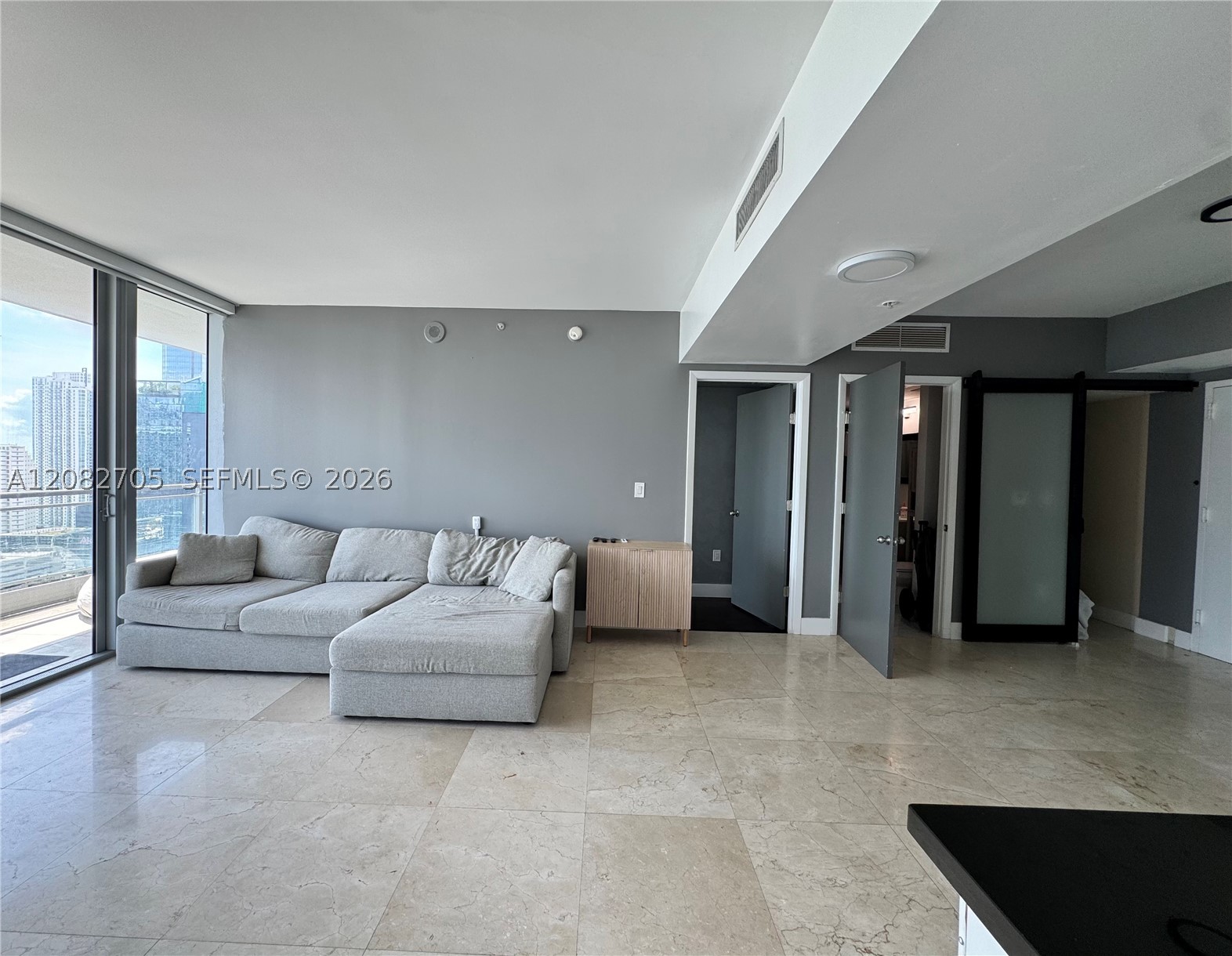 92 SW 3rd St #3811, Miami FL 33130