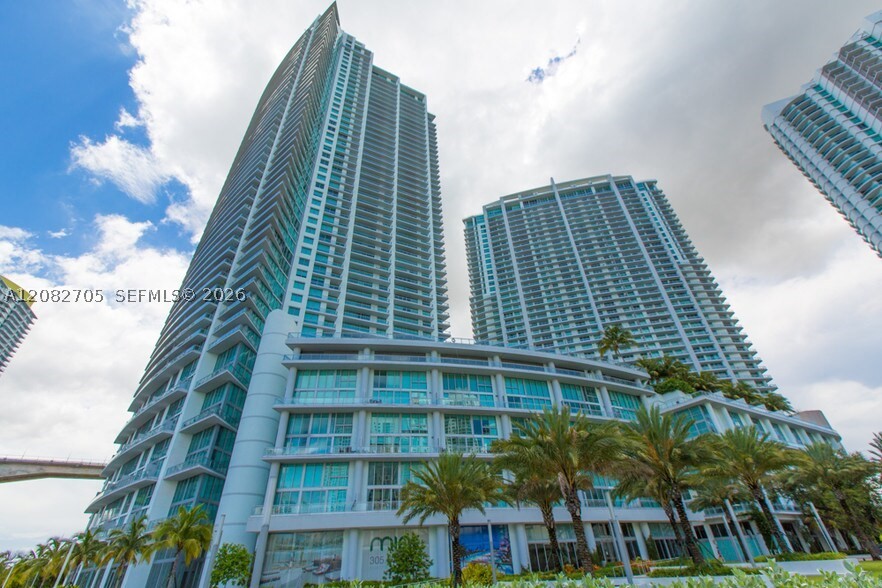 92 SW 3rd St #3811, Miami FL 33130