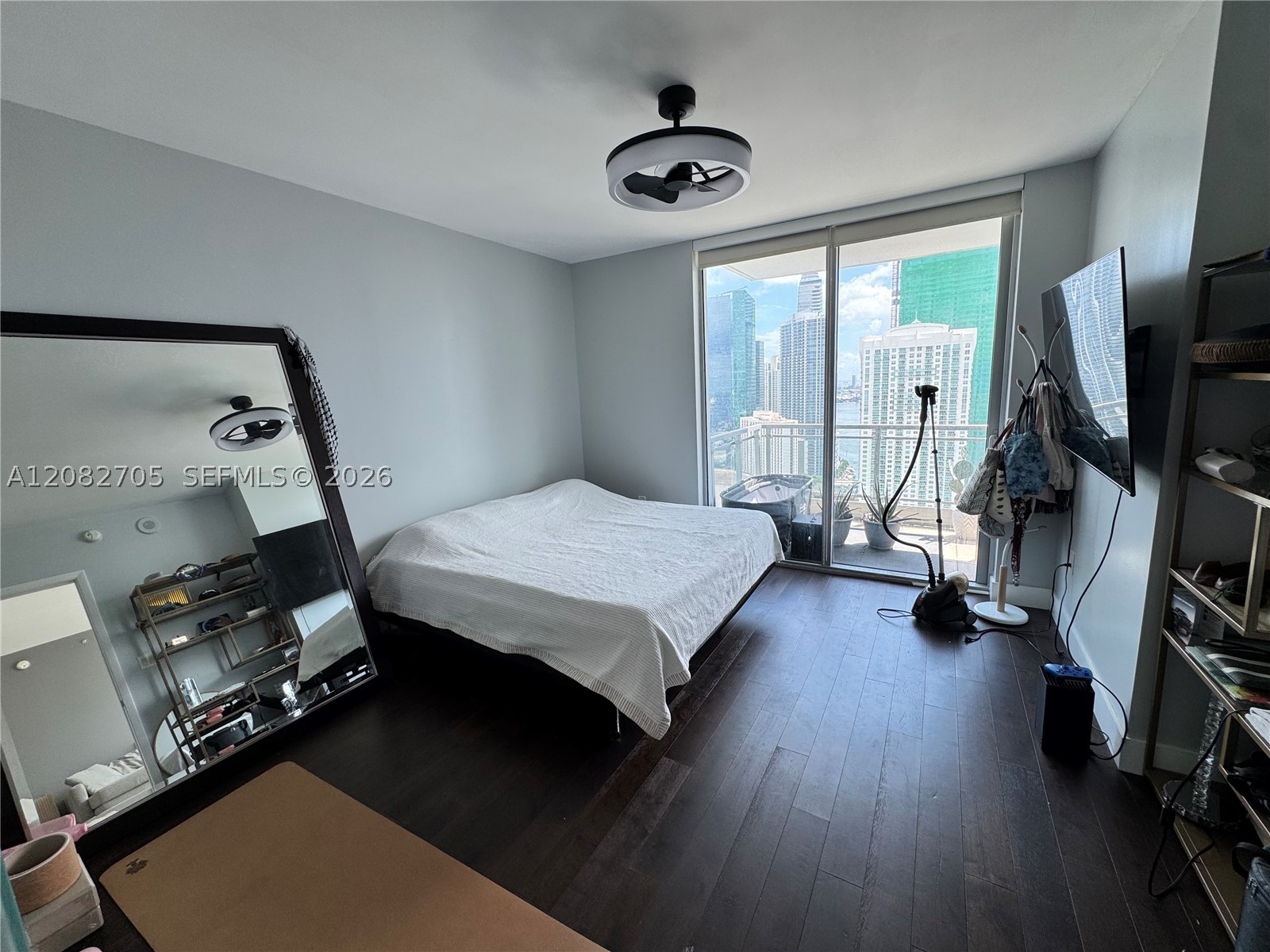 92 SW 3rd St #3811, Miami FL 33130
