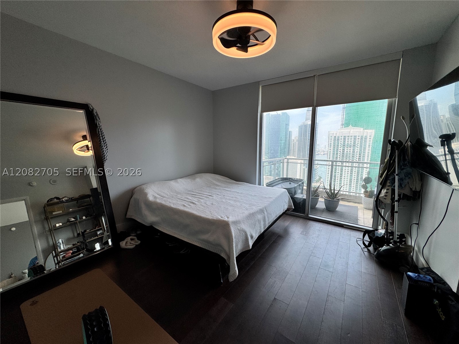 92 SW 3rd St #3811, Miami FL 33130