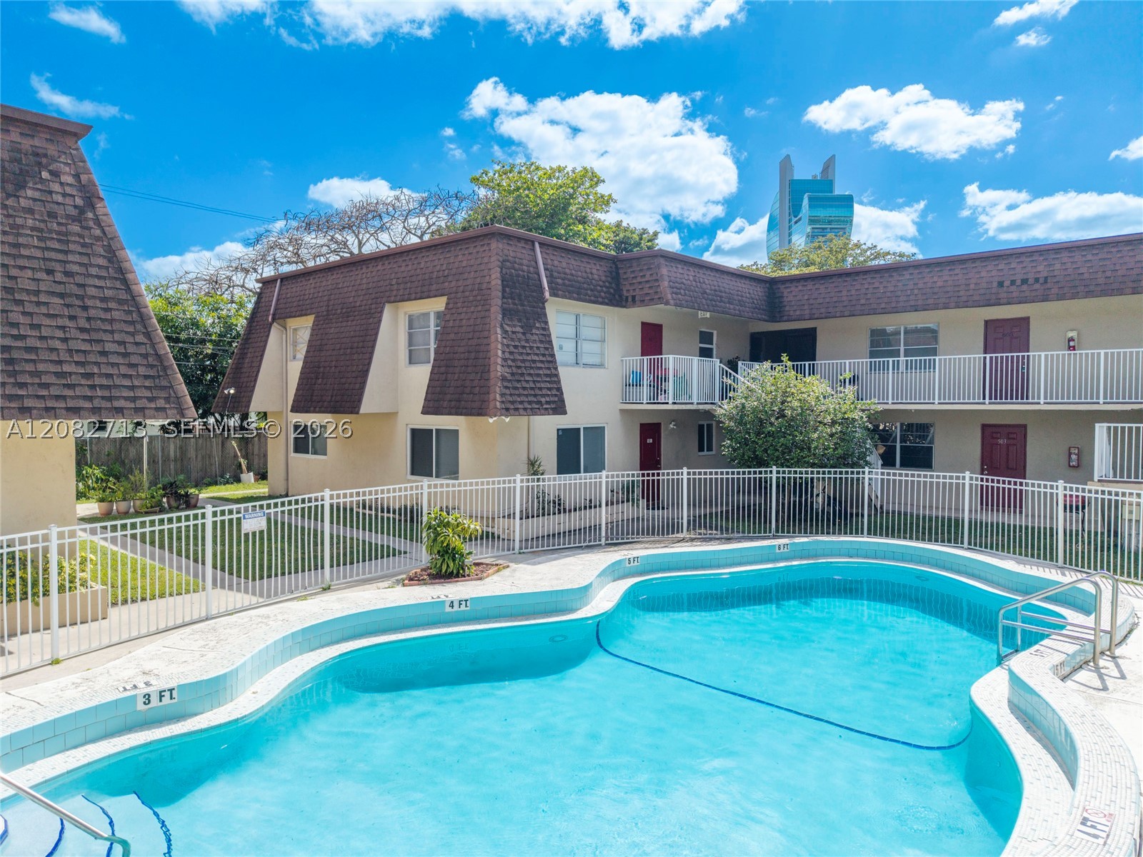 4524 SW 54th St #501-W, Dania Beach FL 33314