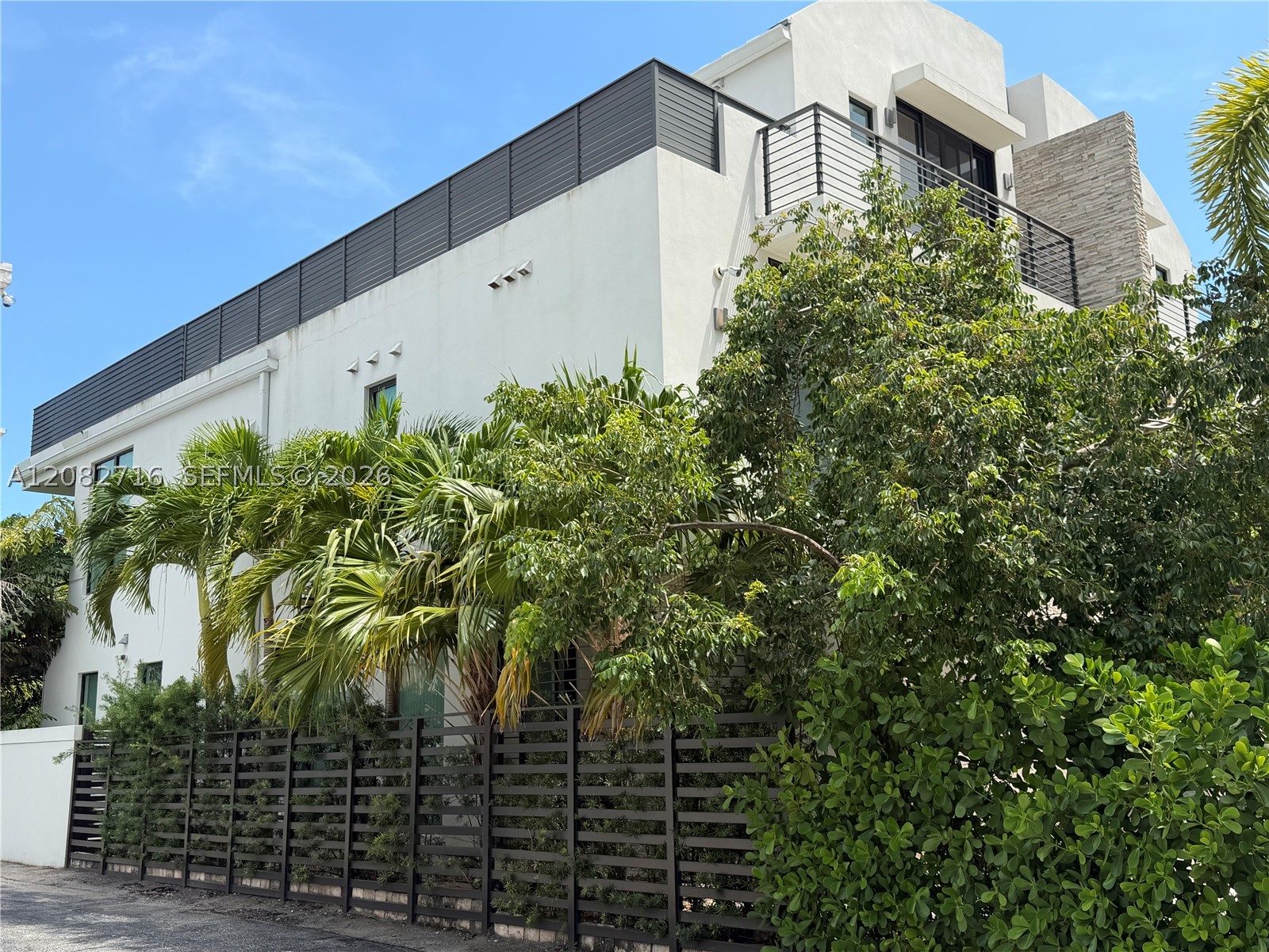 106 NE 16th Ter #106, Fort Lauderdale FL 33301
