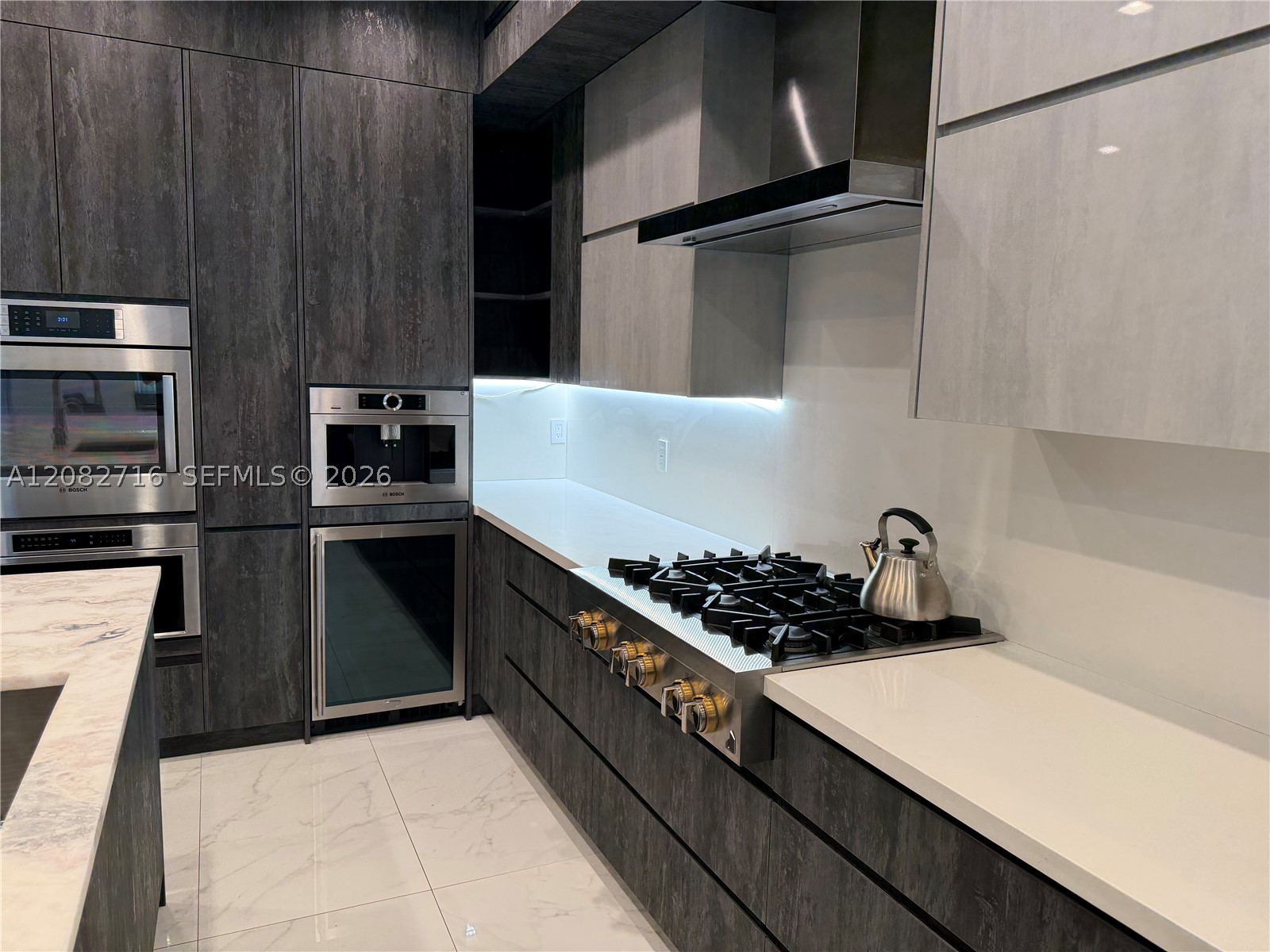 106 NE 16th Ter #106, Fort Lauderdale FL 33301