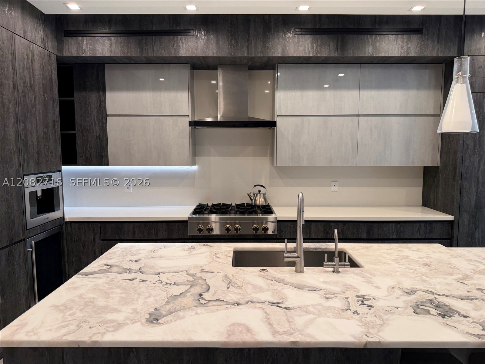 106 NE 16th Ter #106, Fort Lauderdale FL 33301