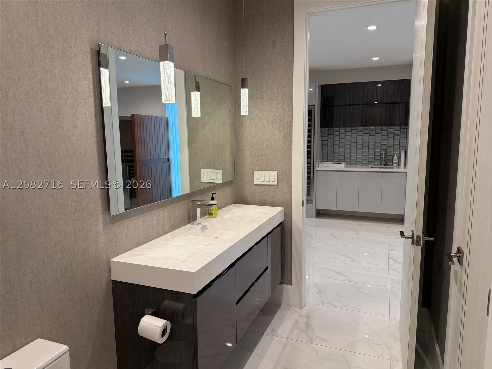 106 NE 16th Ter #106, Fort Lauderdale FL 33301