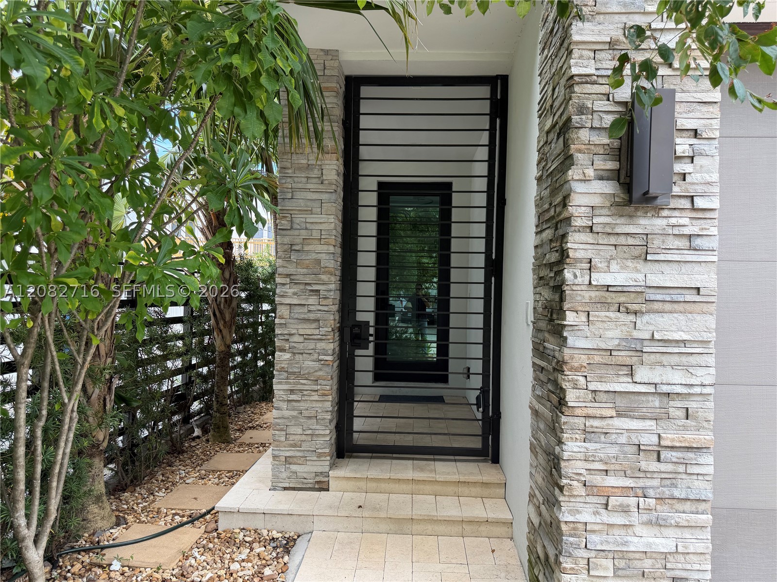106 NE 16th Ter #106, Fort Lauderdale FL 33301