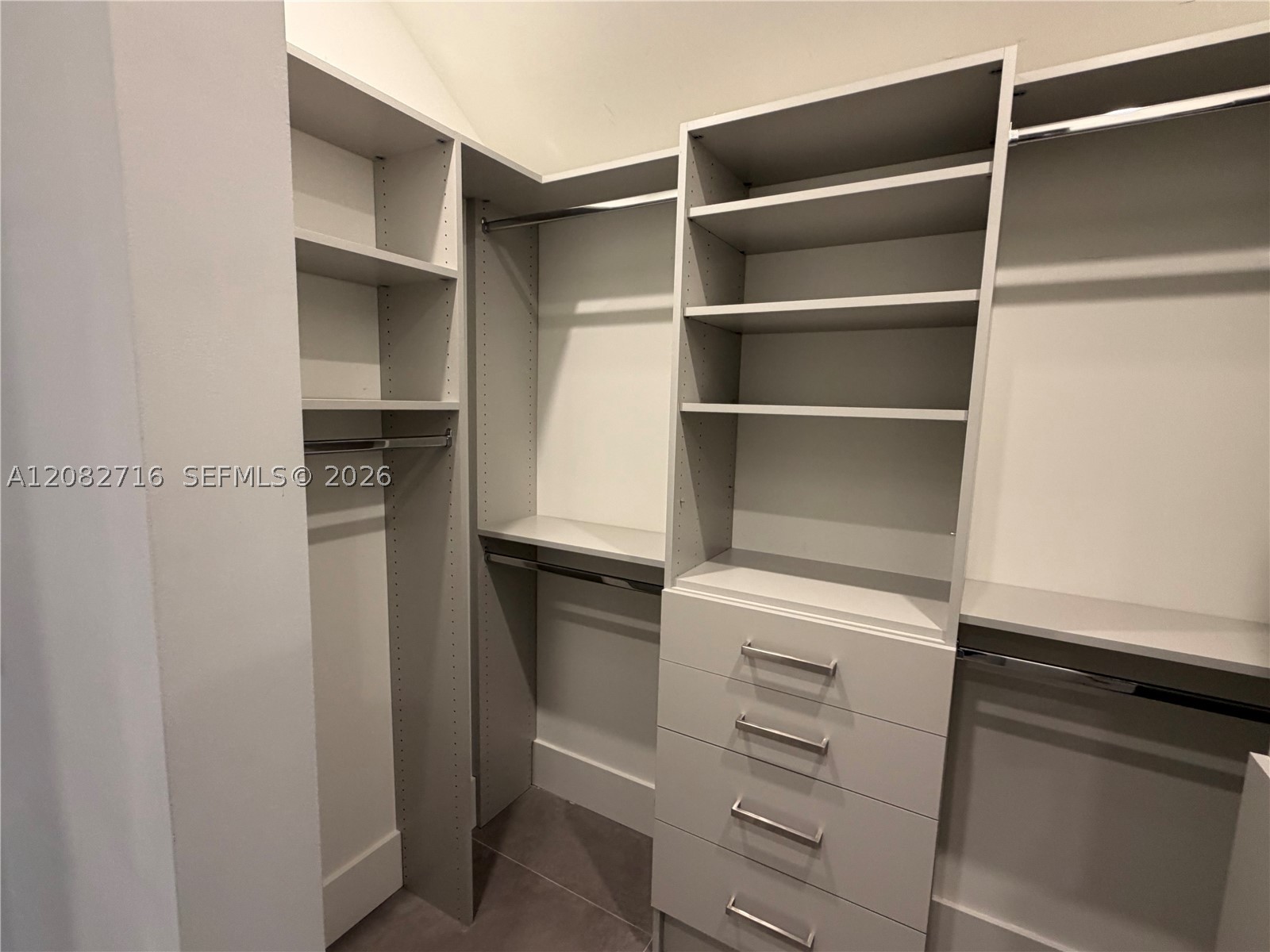 106 NE 16th Ter #106, Fort Lauderdale FL 33301