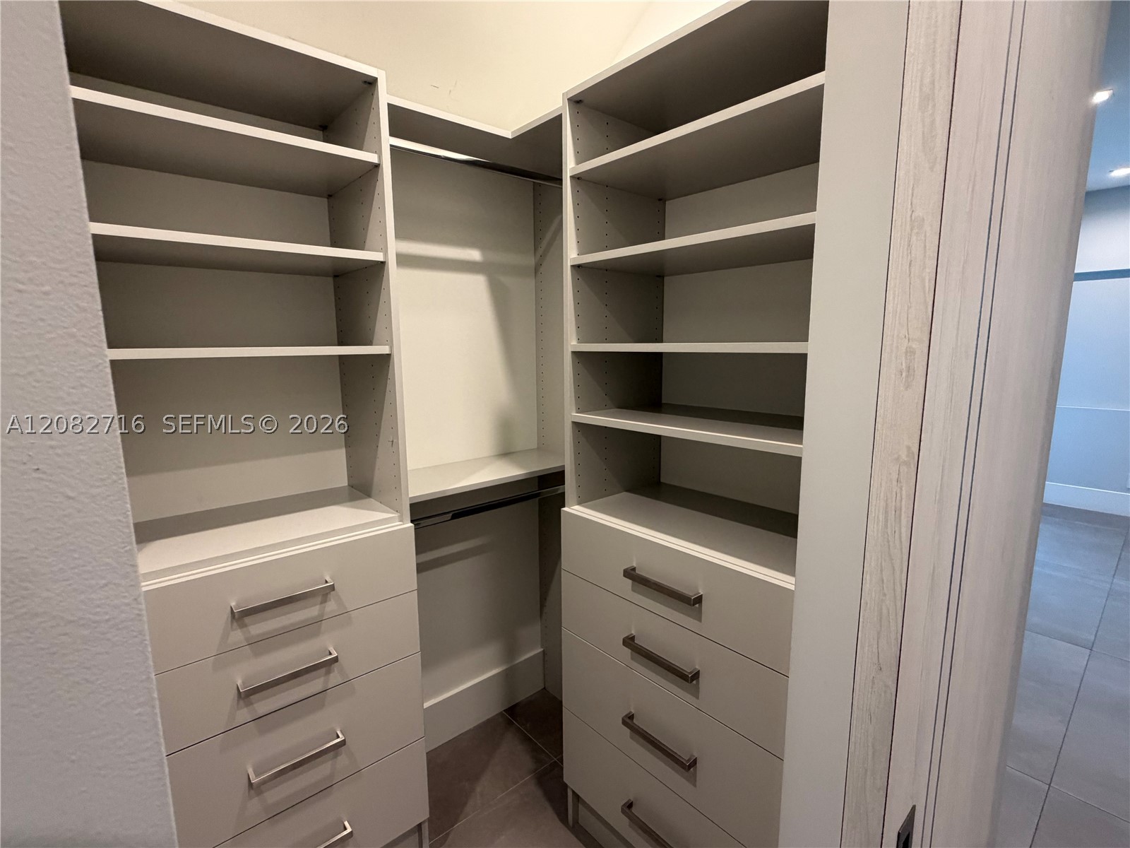 106 NE 16th Ter #106, Fort Lauderdale FL 33301