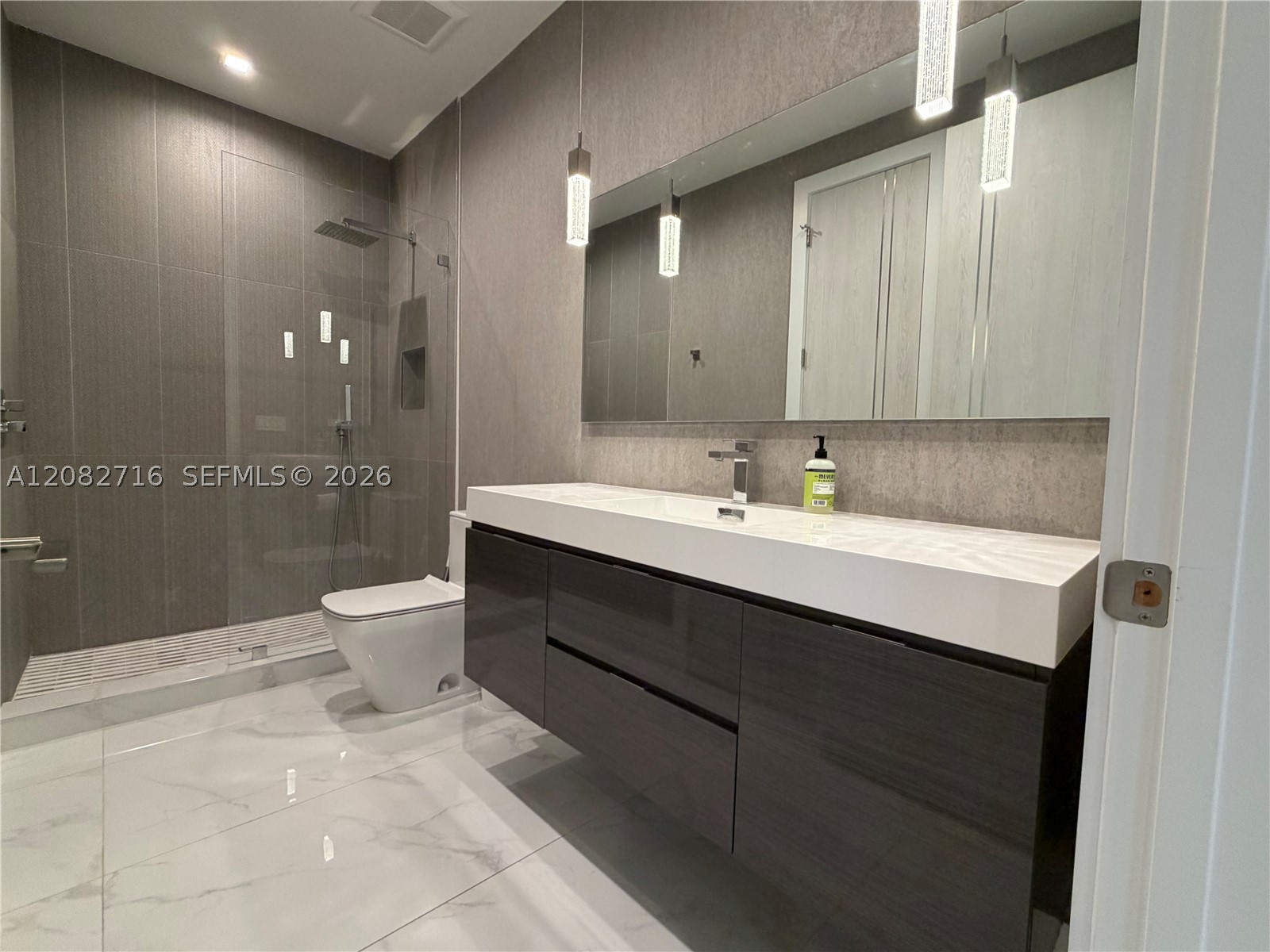 106 NE 16th Ter #106, Fort Lauderdale FL 33301