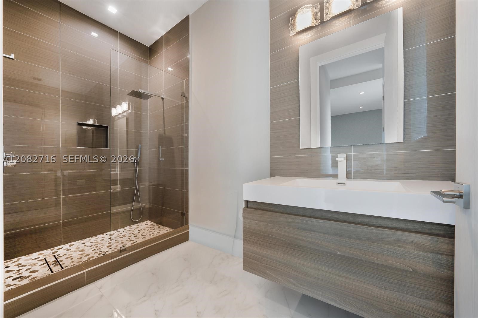 106 NE 16th Ter #106, Fort Lauderdale FL 33301