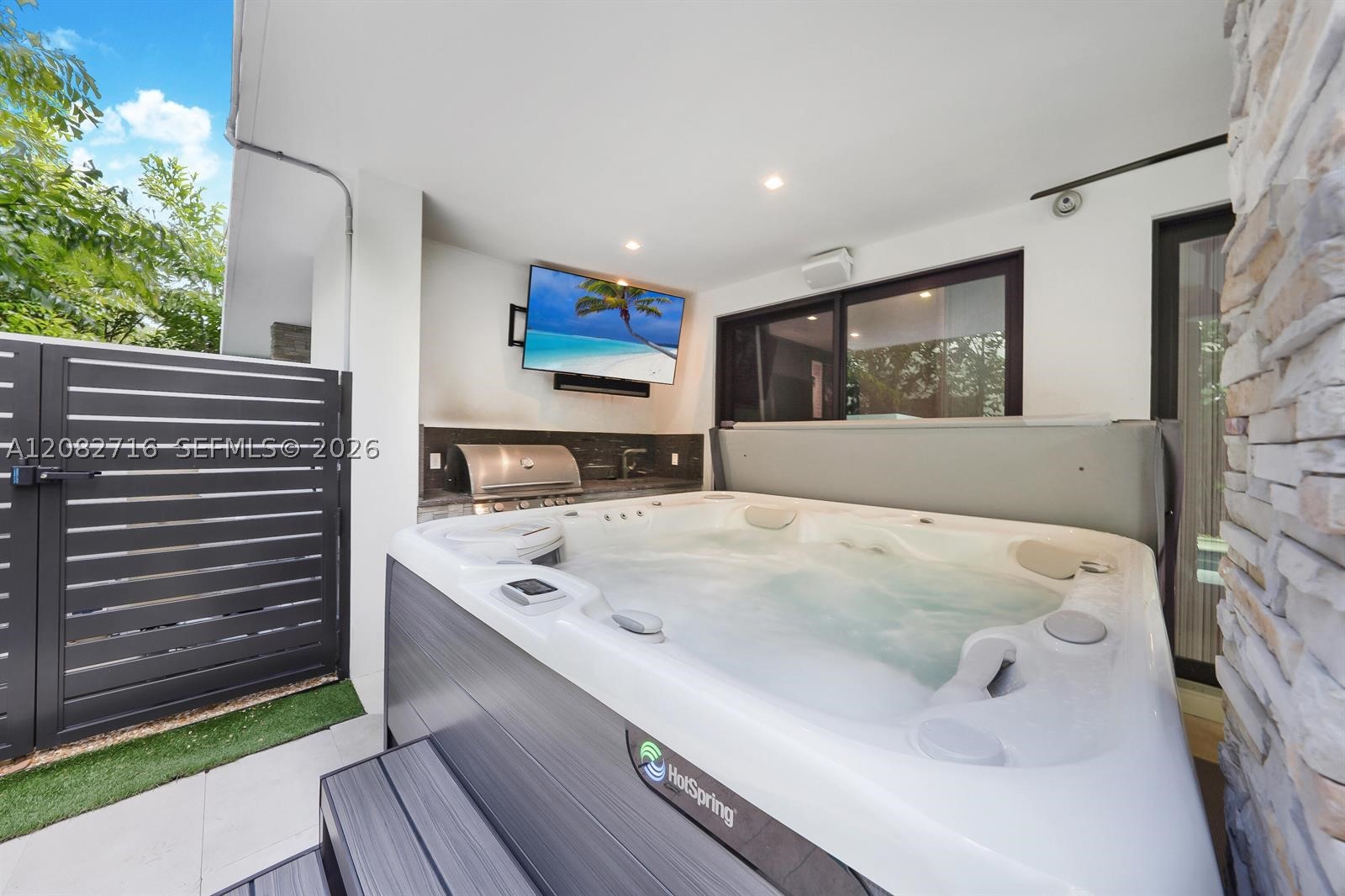 106 NE 16th Ter #106, Fort Lauderdale FL 33301