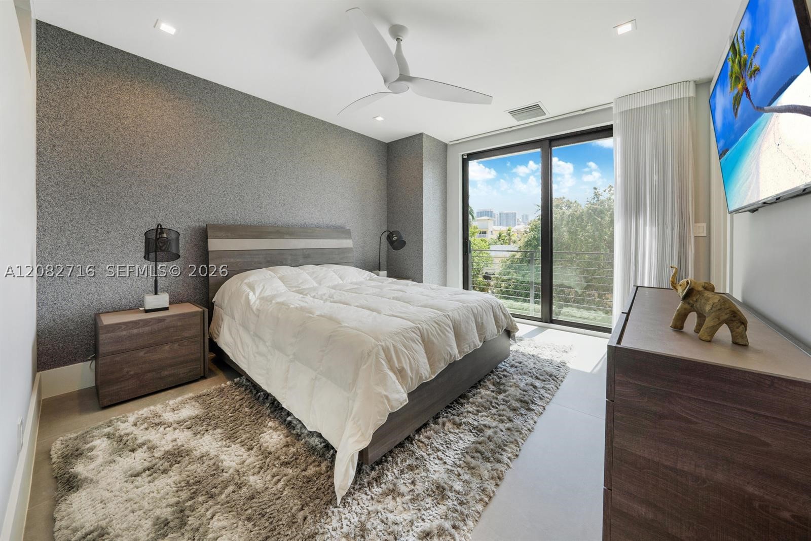 106 NE 16th Ter #106, Fort Lauderdale FL 33301
