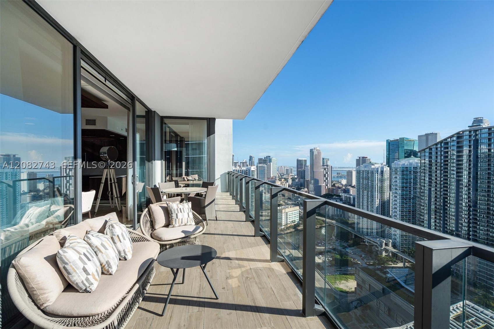 88 SW 7th St #3801, Miami FL 33130