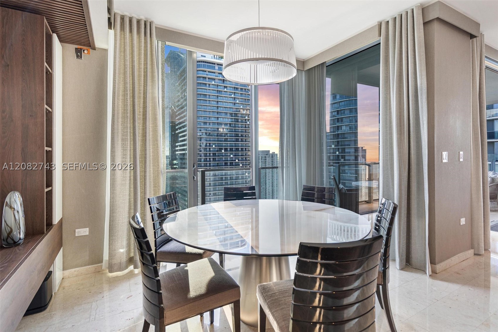 88 SW 7th St #3801, Miami FL 33130