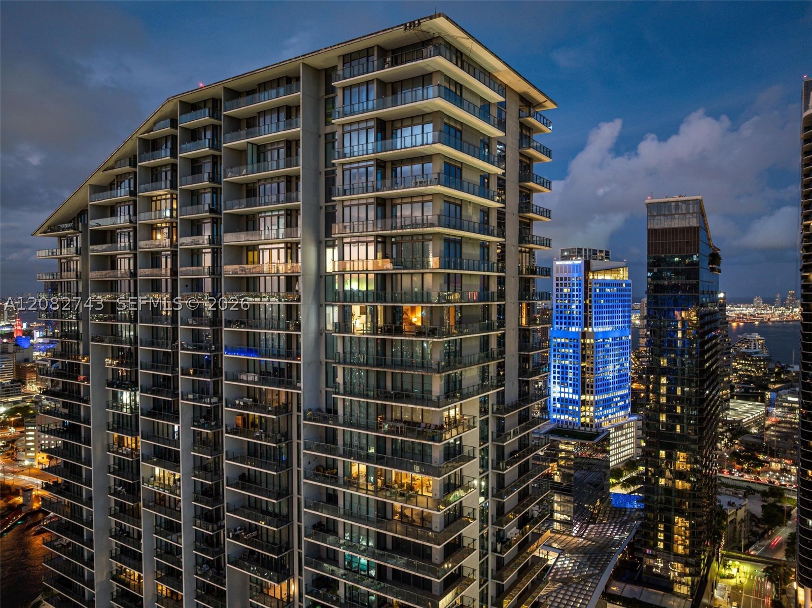 88 SW 7th St #3801, Miami FL 33130