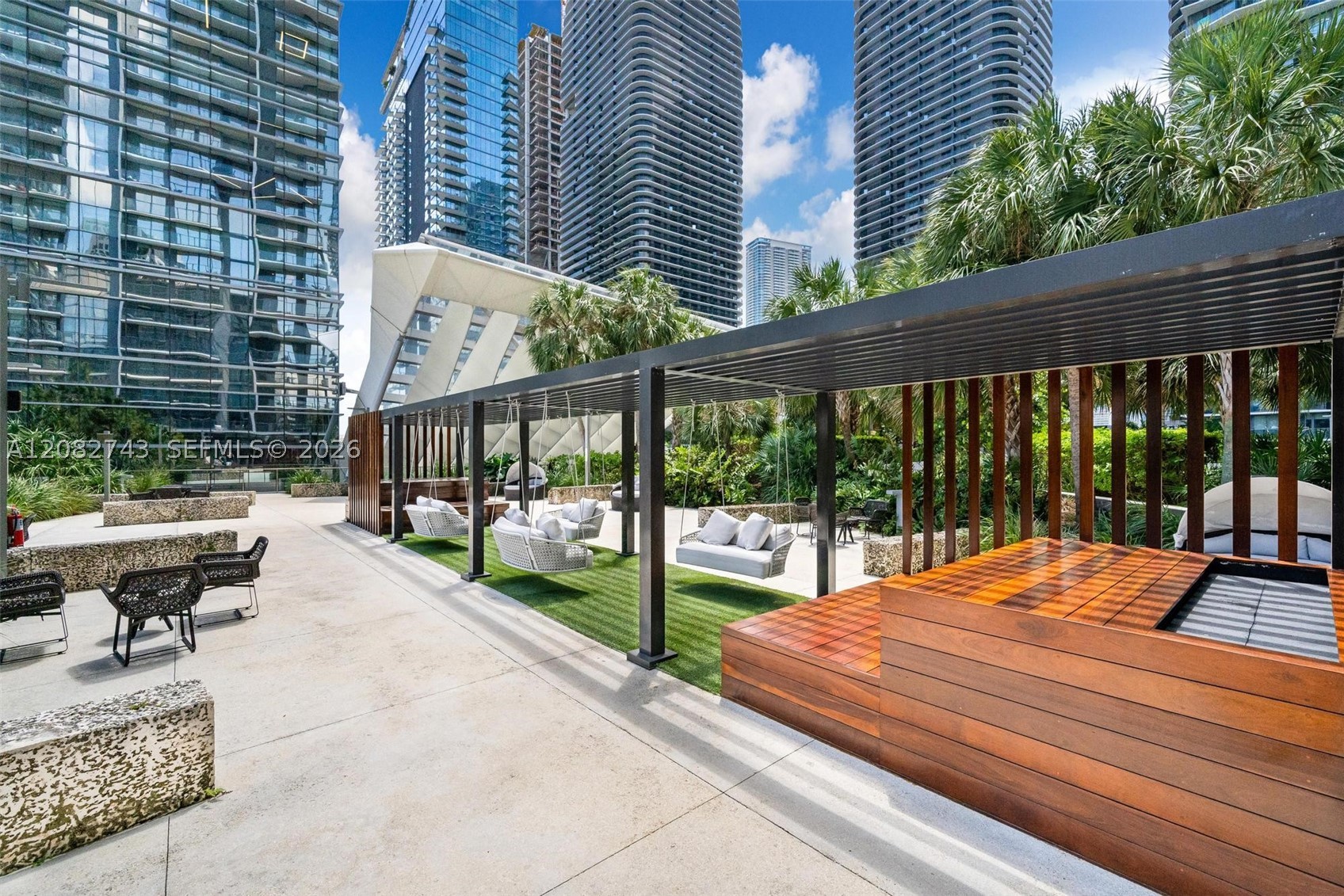 88 SW 7th St #3801, Miami FL 33130