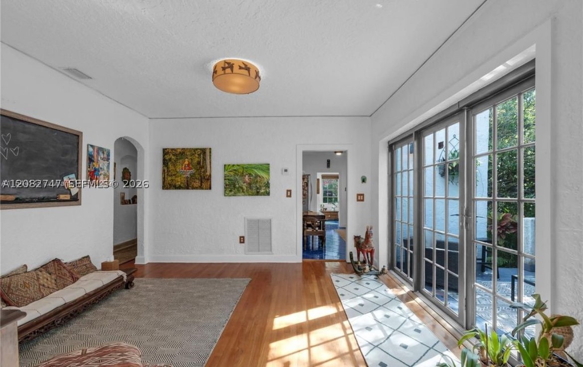 540 Majorca Ave, Coral Gables FL 33134