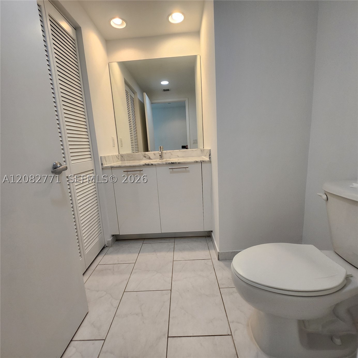 951 Brickell Ave #2510, Miami FL 33131