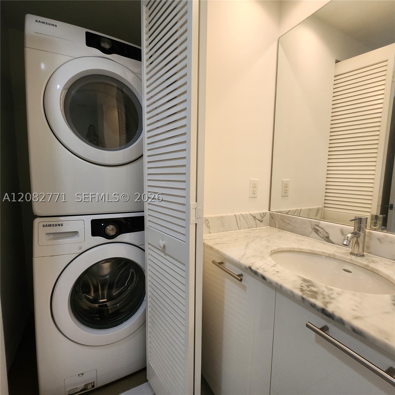 951 Brickell Ave #2510, Miami FL 33131