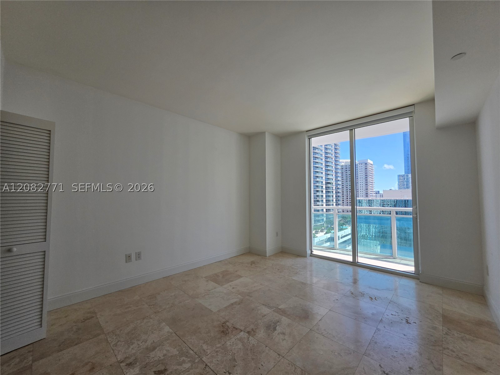 951 Brickell Ave #2510, Miami FL 33131