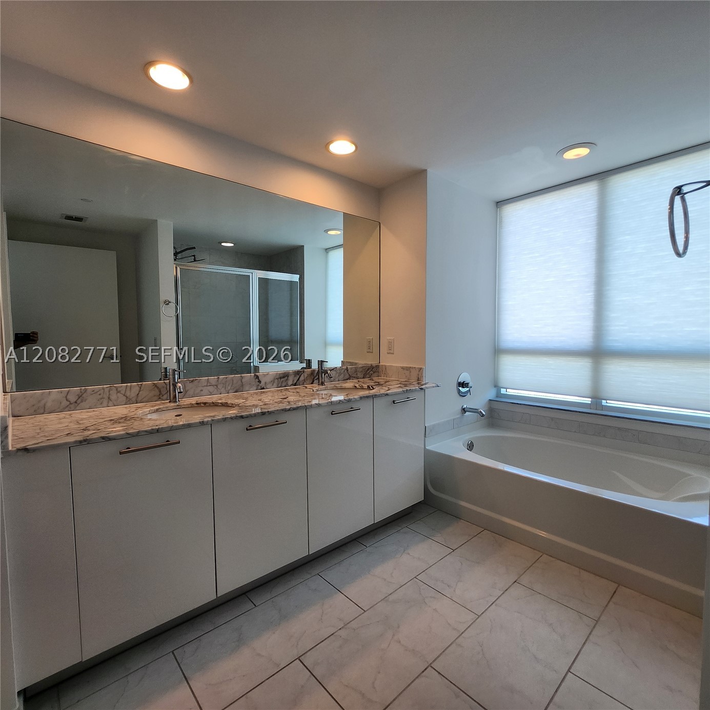 951 Brickell Ave #2510, Miami FL 33131