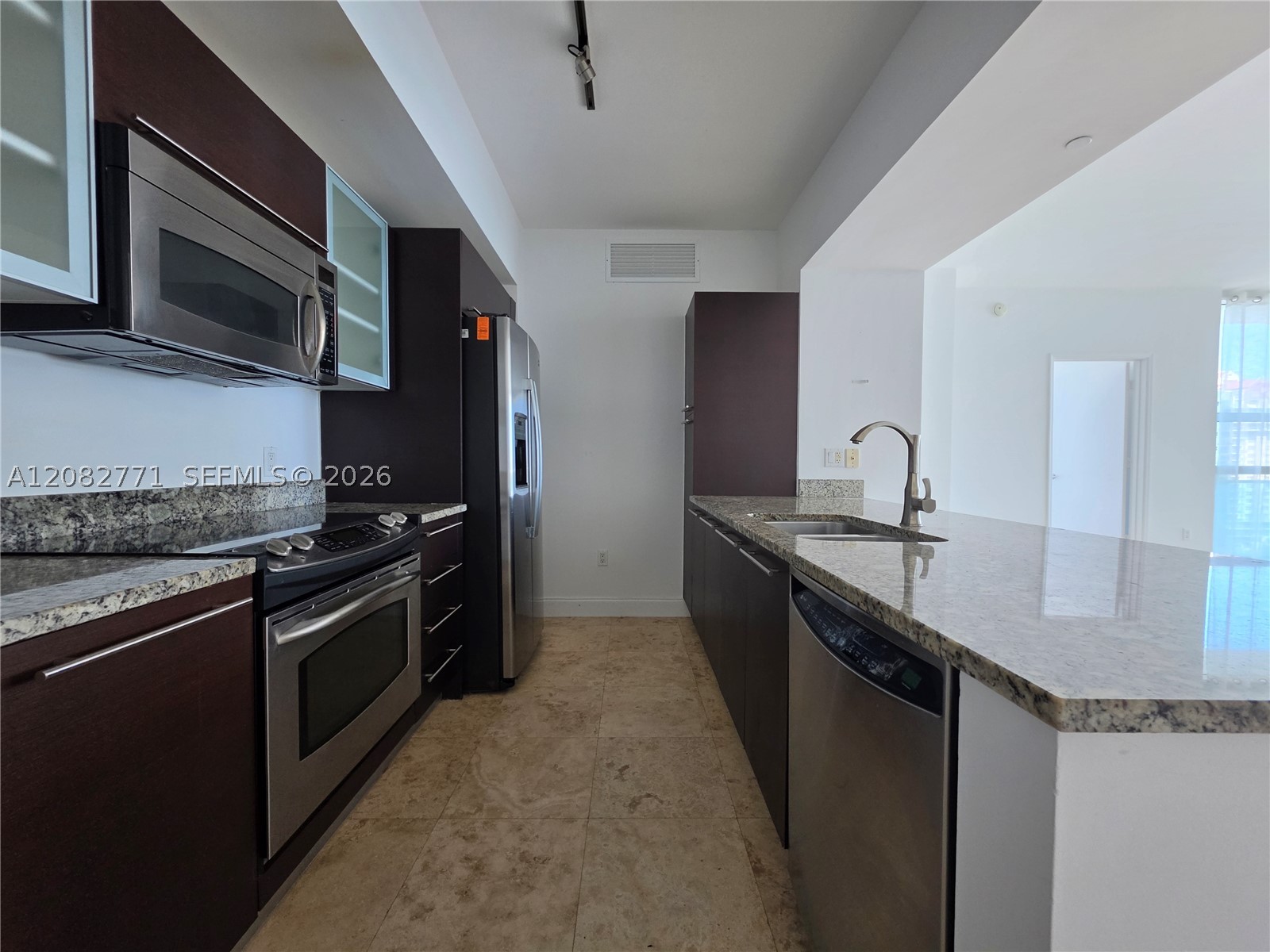 951 Brickell Ave #2510, Miami FL 33131
