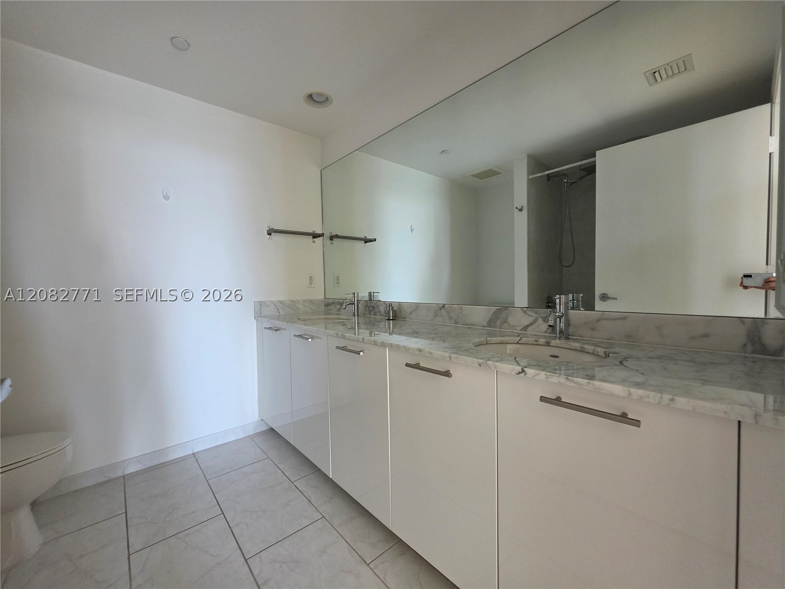 951 Brickell Ave #2510, Miami FL 33131