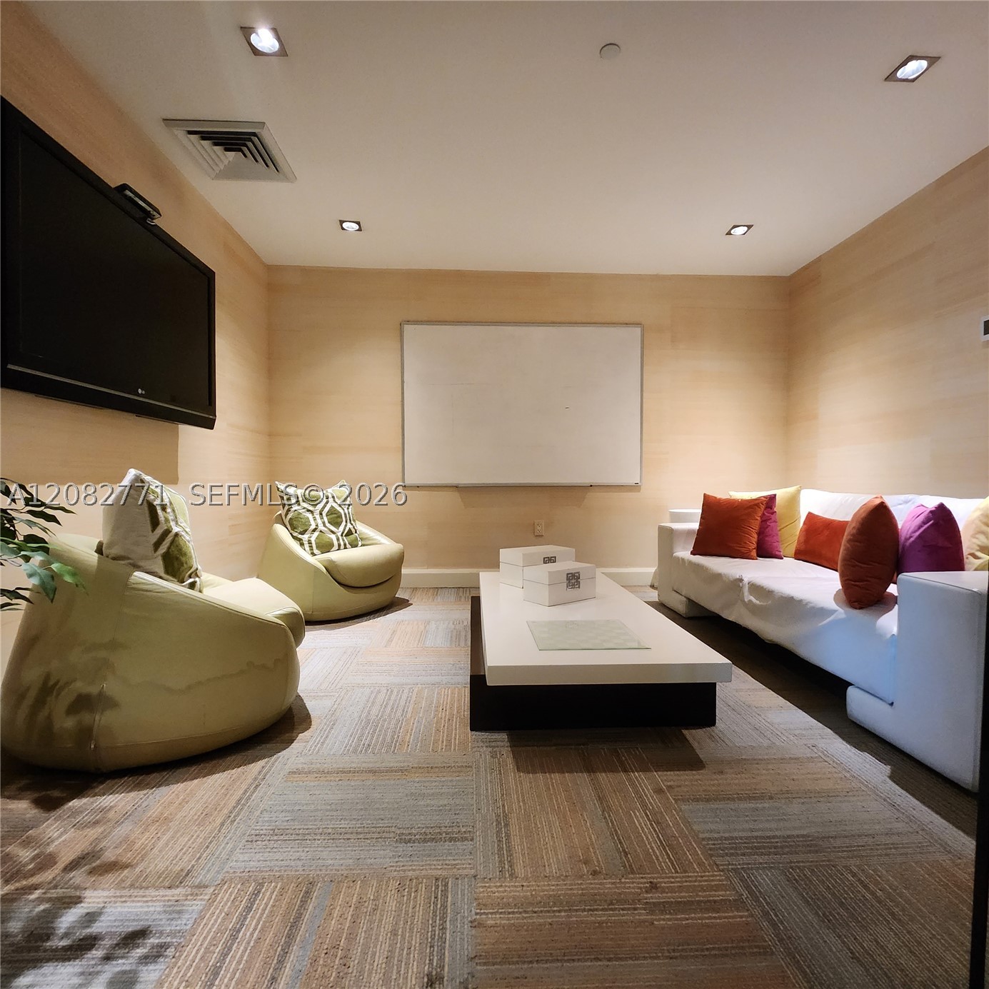 951 Brickell Ave #2510, Miami FL 33131