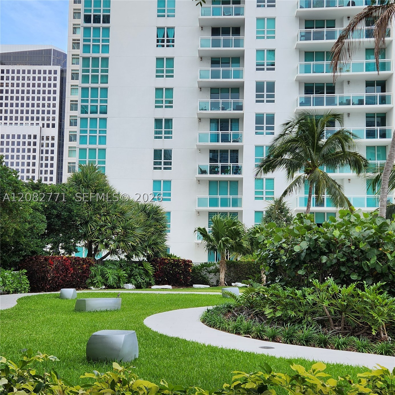 951 Brickell Ave #2510, Miami FL 33131