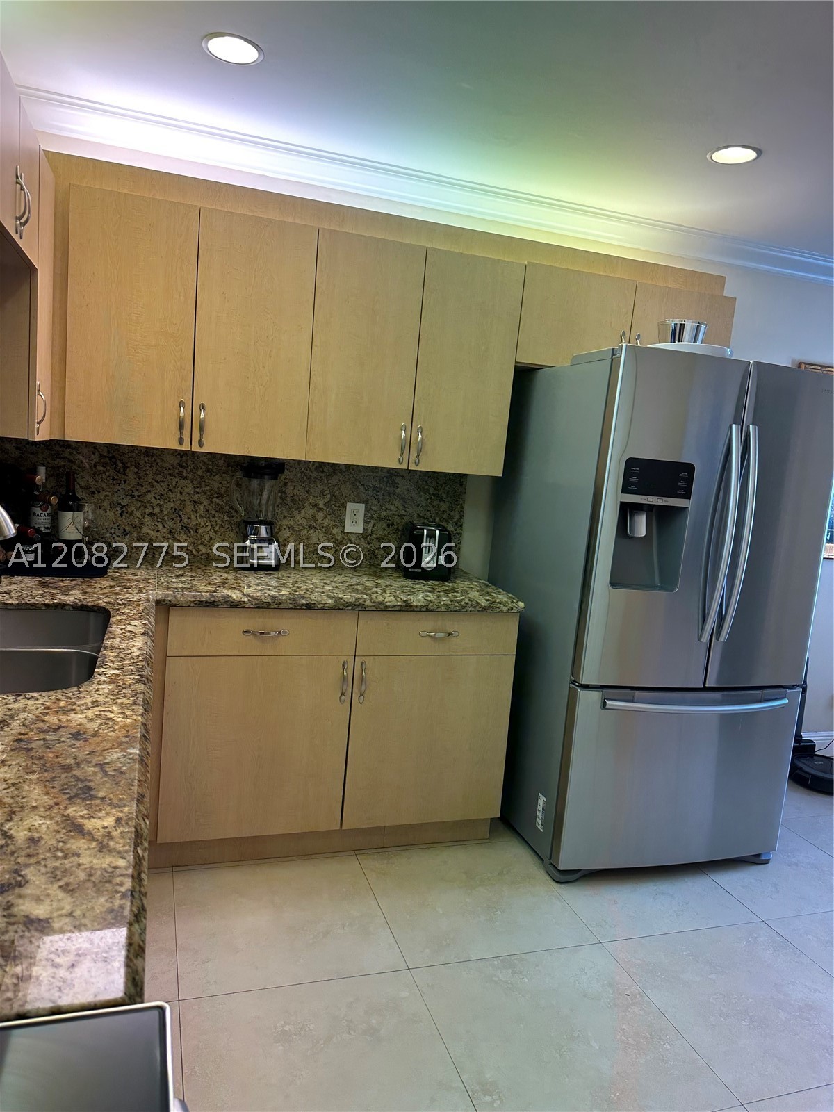 445 Lakeview Dr #1, Weston FL 33326