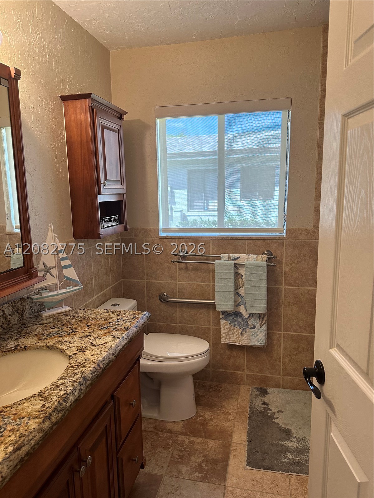 445 Lakeview Dr #1, Weston FL 33326