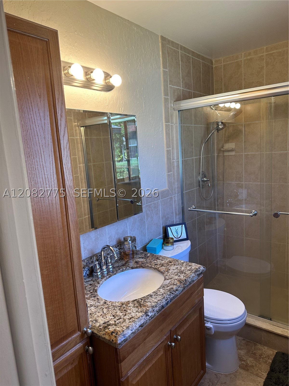 445 Lakeview Dr #1, Weston FL 33326