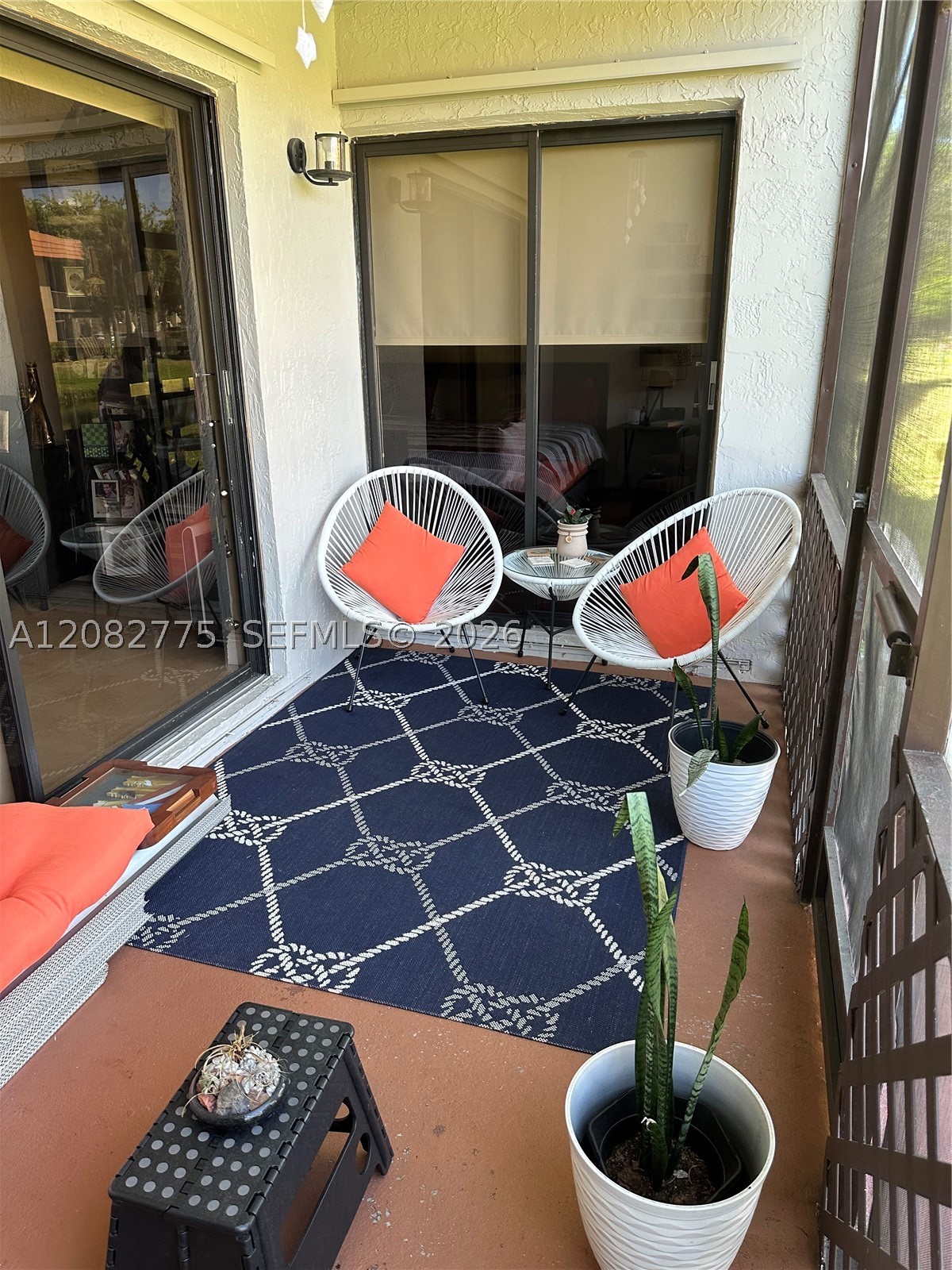 445 Lakeview Dr #1, Weston FL 33326