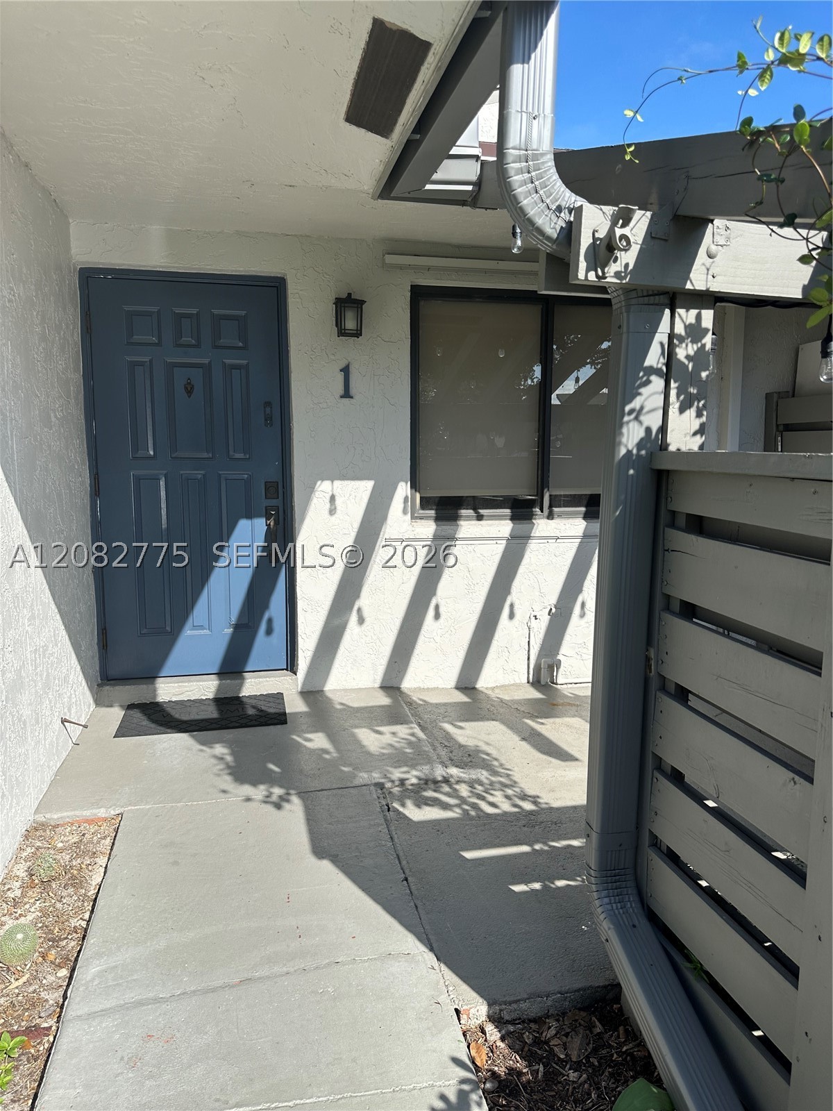 445 Lakeview Dr #1, Weston FL 33326