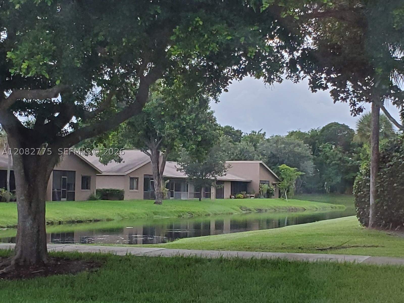 445 Lakeview Dr #1, Weston FL 33326