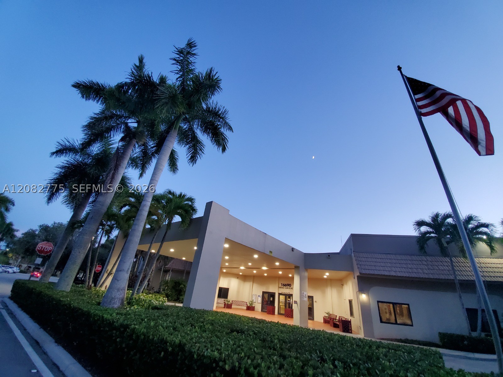 445 Lakeview Dr #1, Weston FL 33326