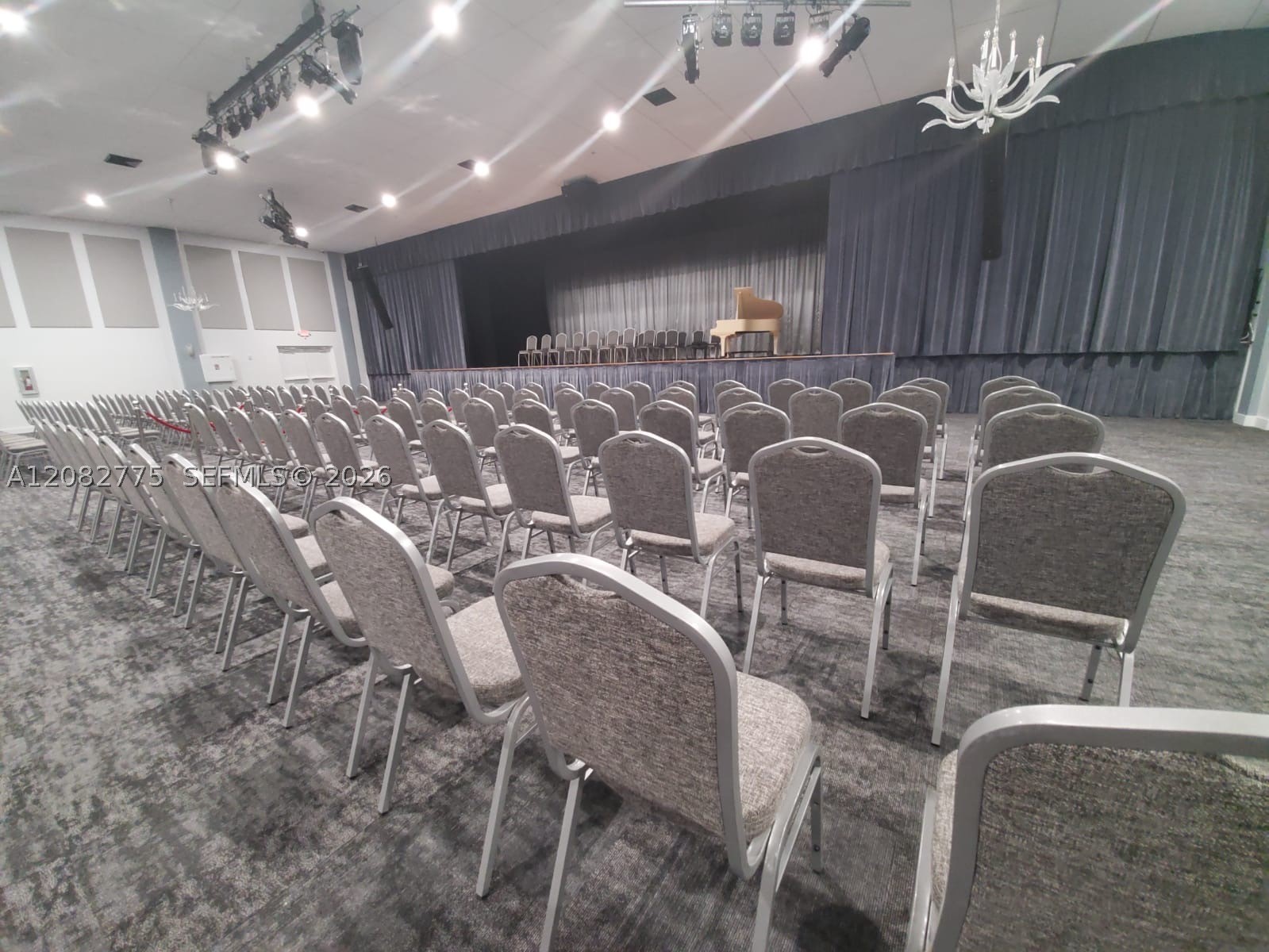 445 Lakeview Dr #1, Weston FL 33326