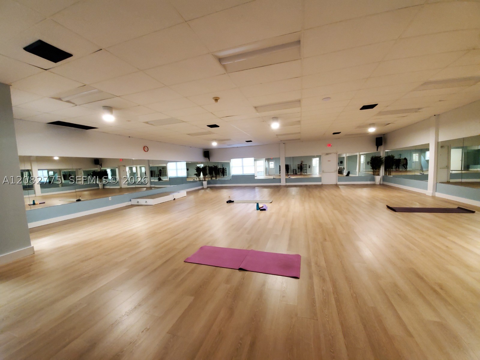 445 Lakeview Dr #1, Weston FL 33326