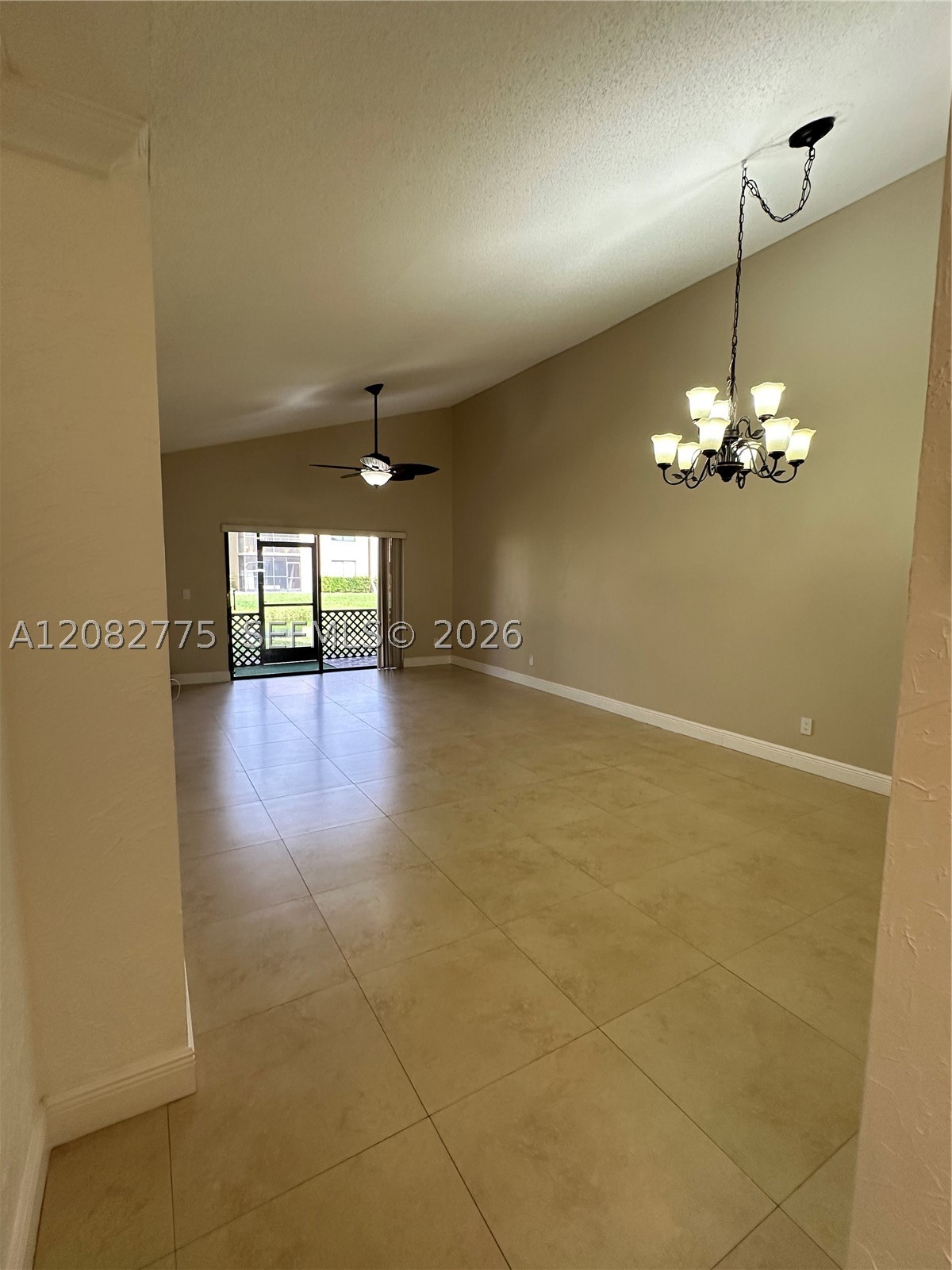 445 Lakeview Dr #1, Weston FL 33326