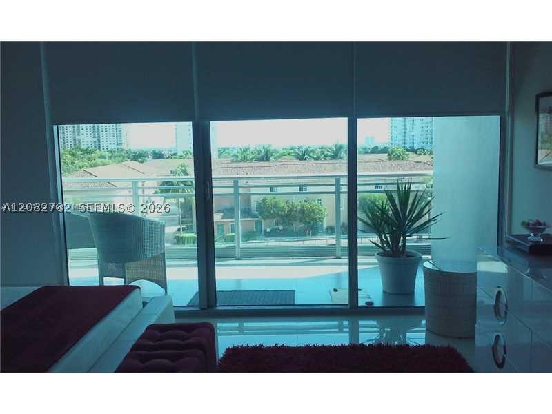 2950 NE 188th St #304, Aventura FL 33180