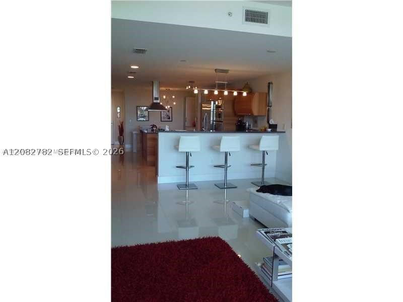 2950 NE 188th St #304, Aventura FL 33180